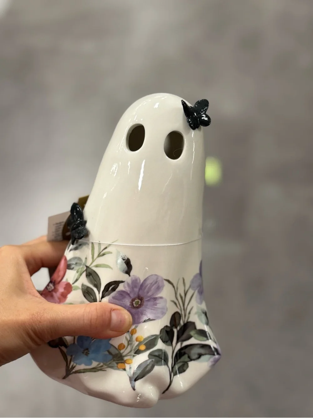 Decorative Floral Ceramic Ghost Figurine in White LED